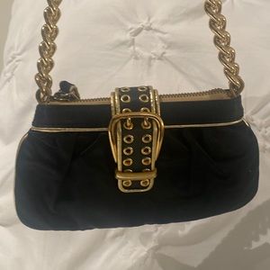 Vintage Nine West got it in 2003.